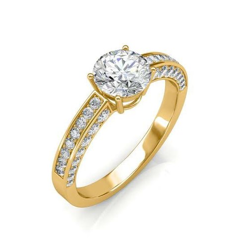 What are the qualities to look for in engagement and custom-made rings