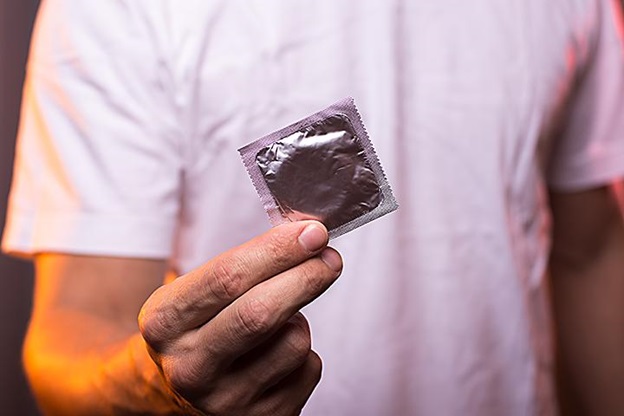 9 Steps to Follow When Using an External Condom for Protection