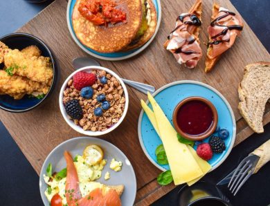 Avoiding the Pitfalls: 7 Common Brunch Reservation Myths Debunked