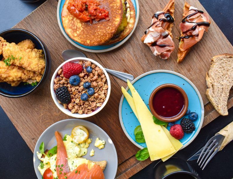 Avoiding the Pitfalls: 7 Common Brunch Reservation Myths Debunked